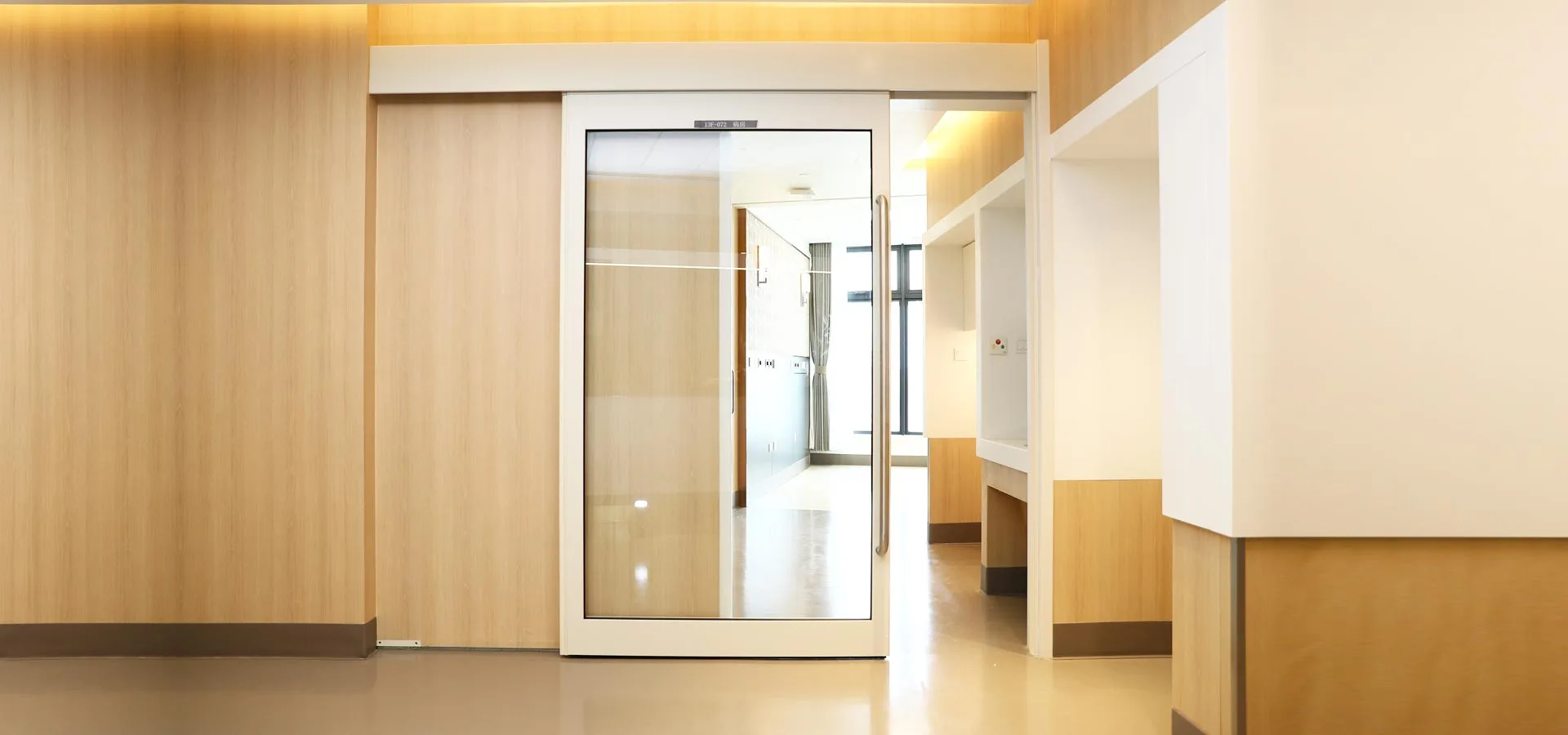 Ukuba ngumholi embonini ye-Medical Door